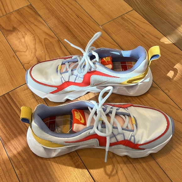 Nike Sneakers - Picture 3 of 4